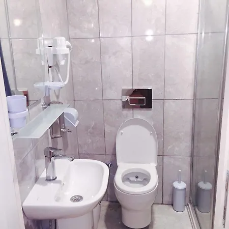 Armis House Hotel