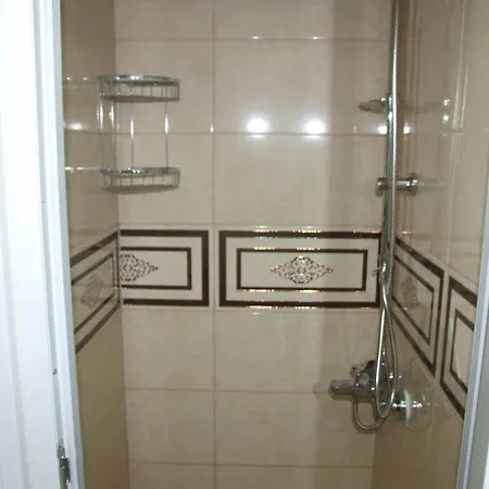 فندق Armis House